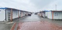 Das aus Modulbauten bestehende Containerdorf namens „riza sehri“ (Stadt des Einvernehmens) bietet der vom Erdbebe.JPG